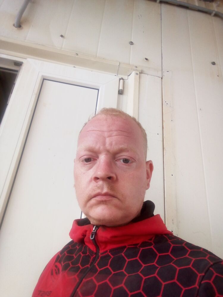 53218383  , 35 ,    
