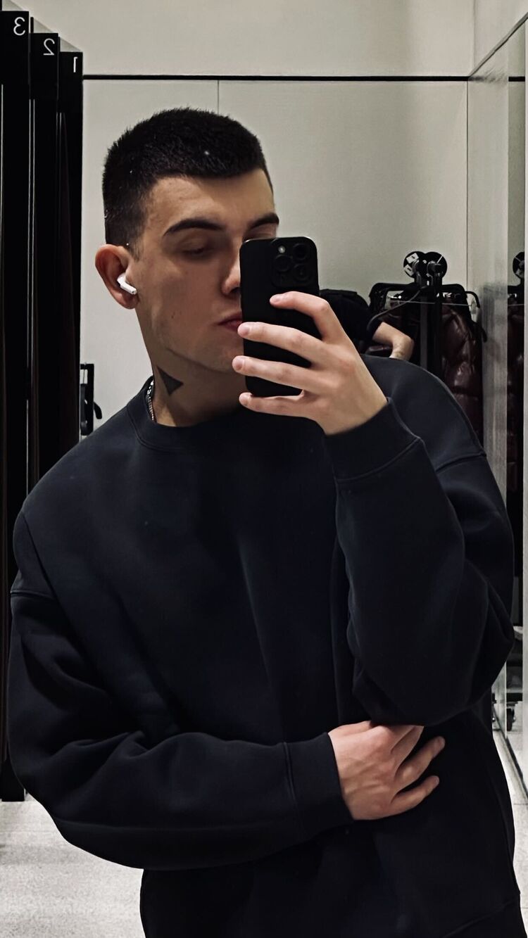  48691643  Aleksandr, 26 ,    Warszawa