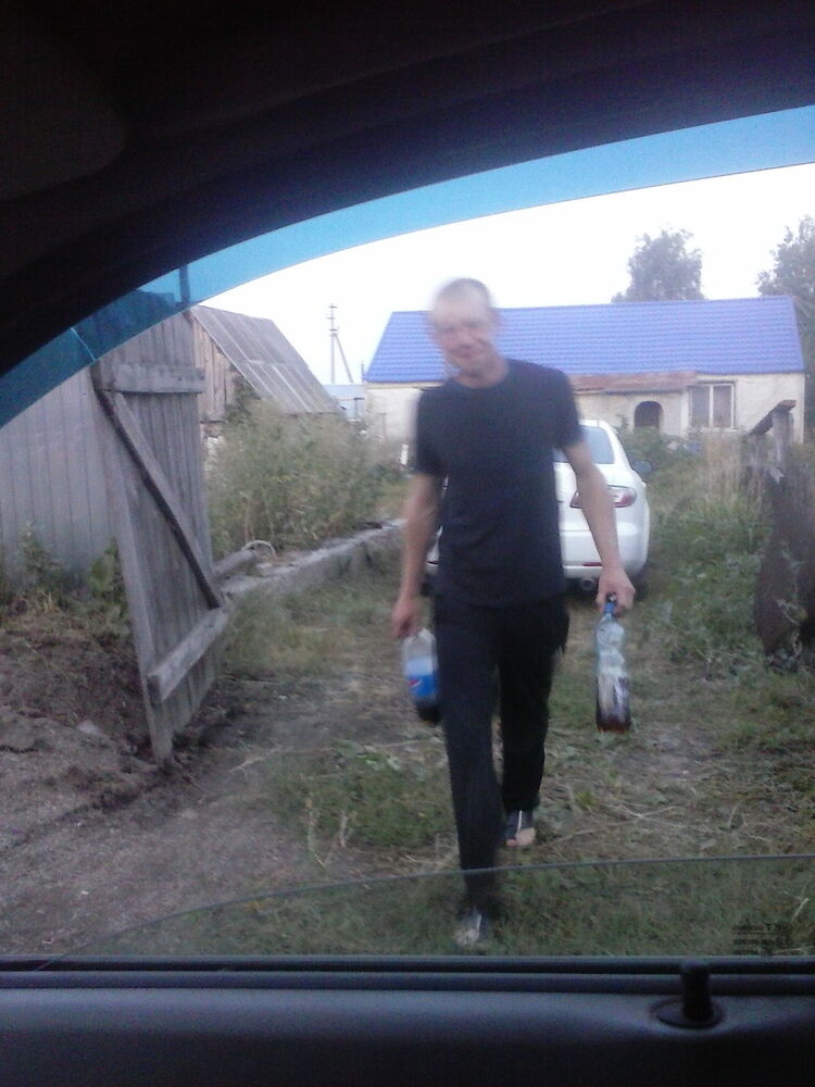  ,   Alex, 34 ,  
