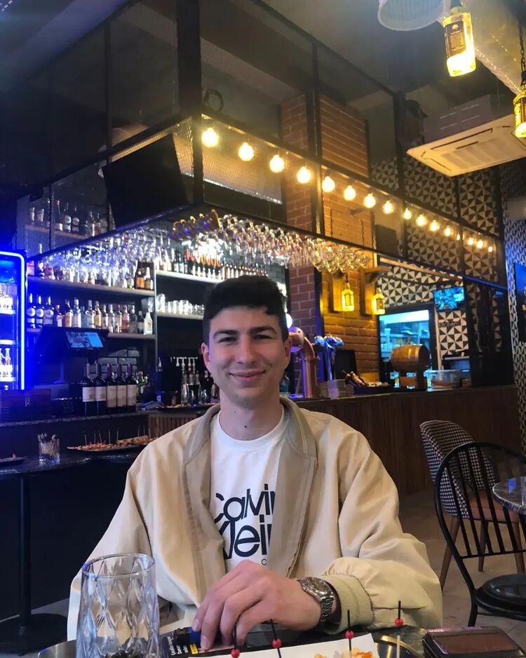  44289673  AYDIN, 24 ,    Frankfurt Am Main