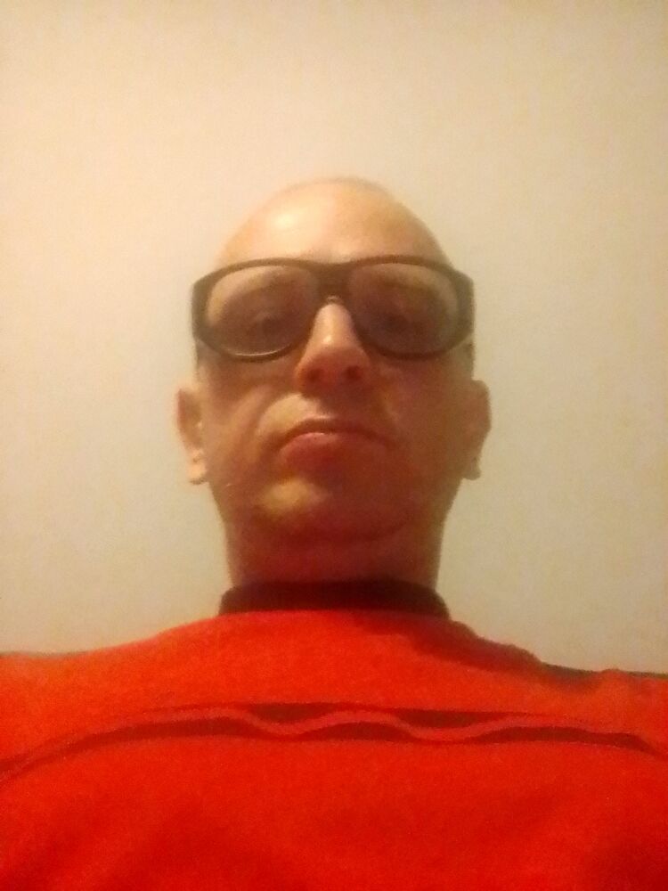  31322643  Petr, 43 ,    