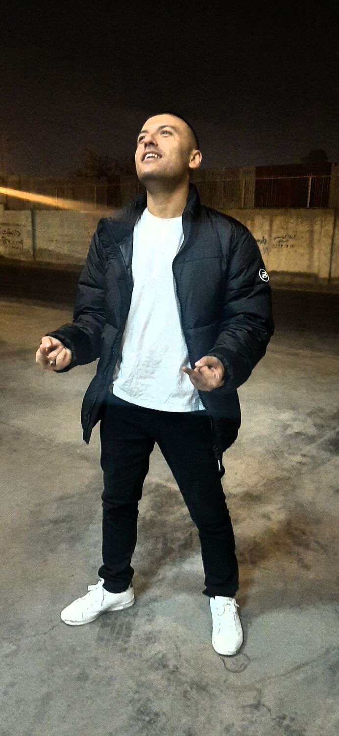  32831793  Mortaza, 27 ,    