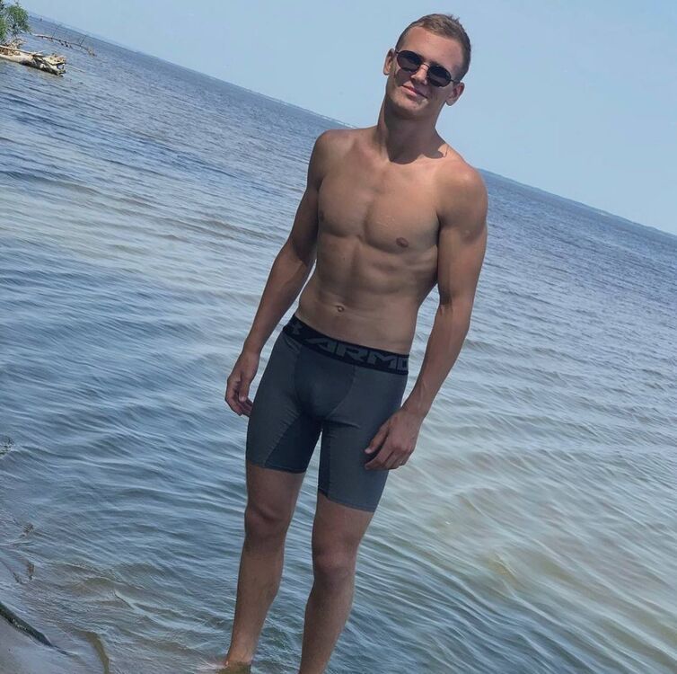  25023463  Artem, 27 ,    