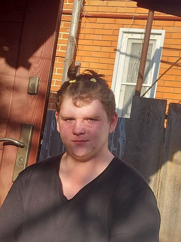  34797963  Marin, 20 ,    