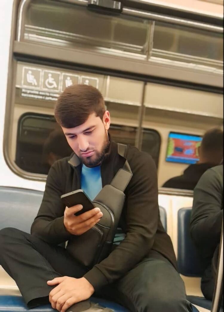  48474843  Erik, 31 ,    