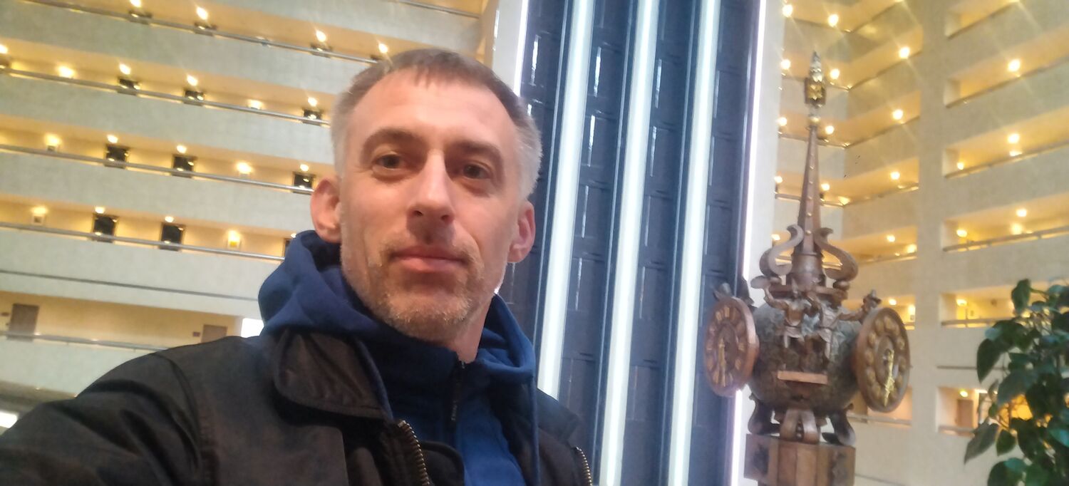  ,   Sergik, 42 ,   ,   