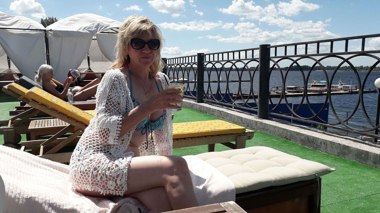  ,   Elena, 52 ,   ,   
