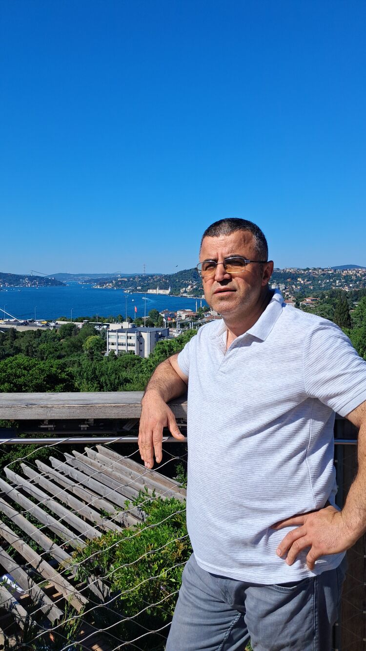 35623743  Ali Ekber, 51 ,    