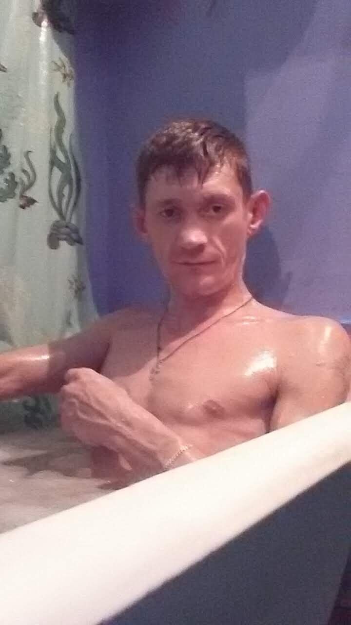  46136023  , 44 ,    