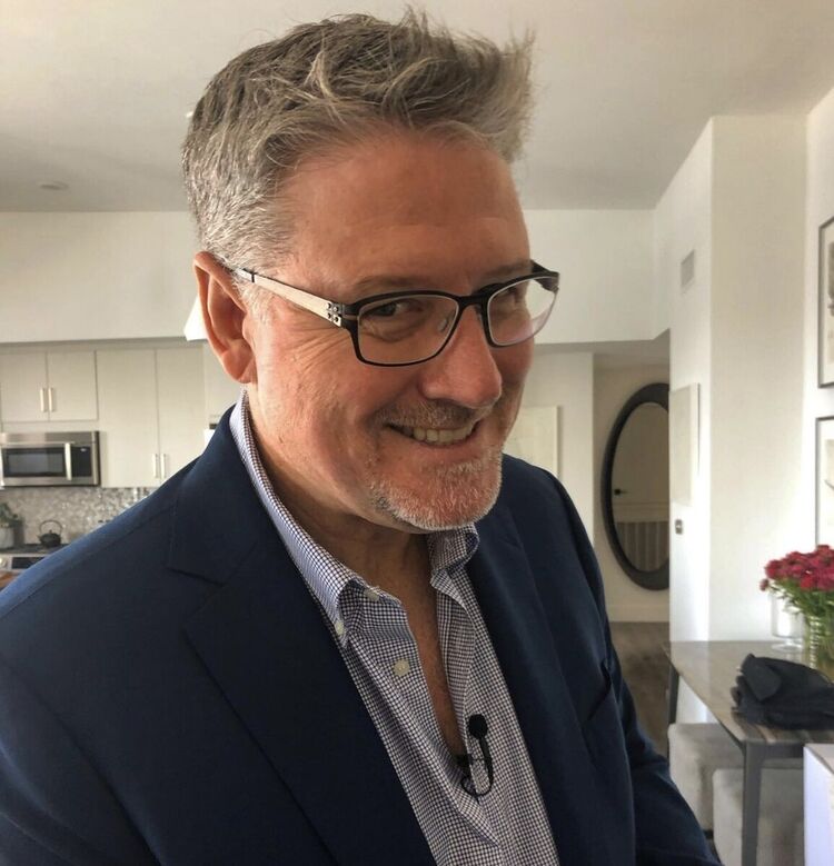 Lagos,   Tobi, 64 ,   ,   