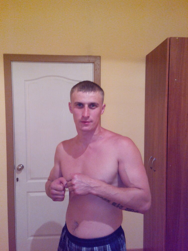  ,   Viktor, 39 ,  