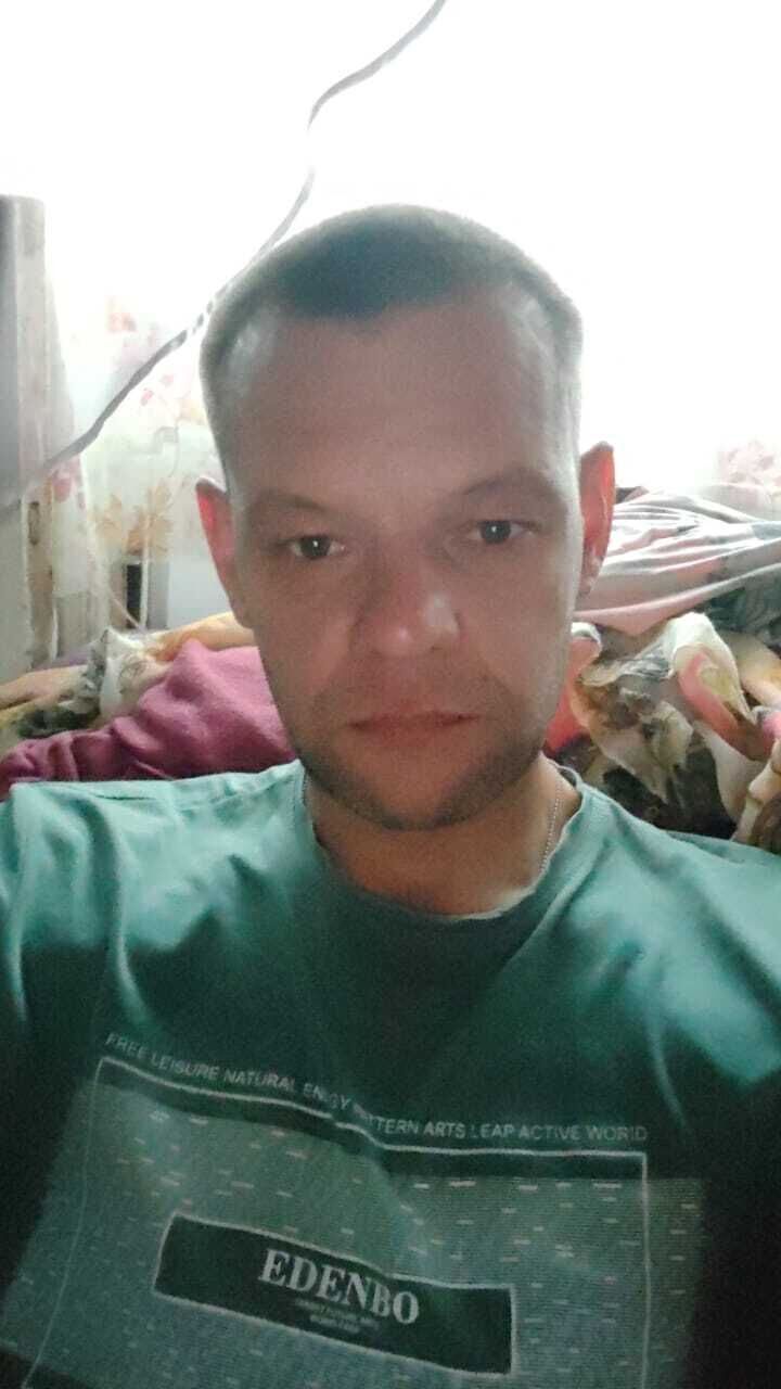  52867083  Ivan, 42 ,    