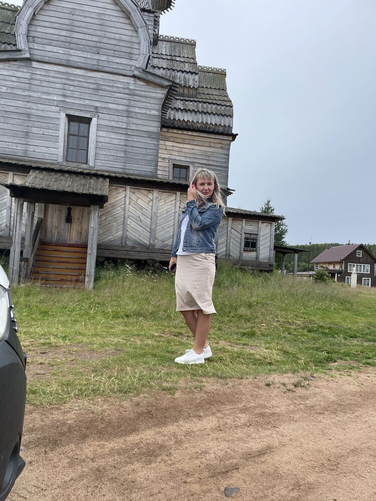  54733833  Elena, 41 ,    -