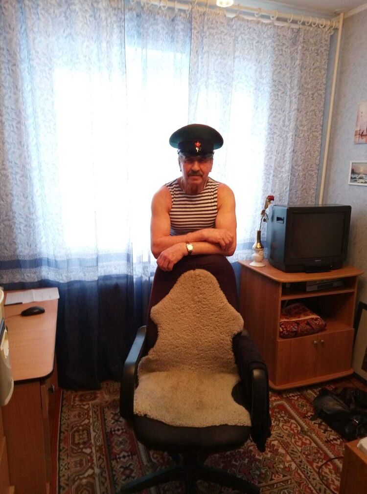  37462823  , 62 ,    