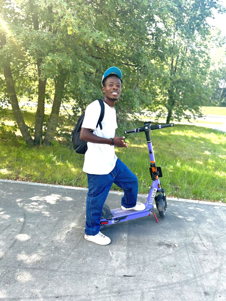  53018983  Assimiou, 25 ,    