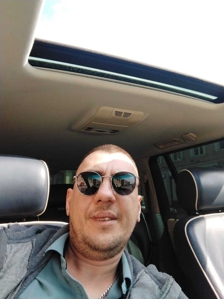  ,   Serenya, 40 ,   c 