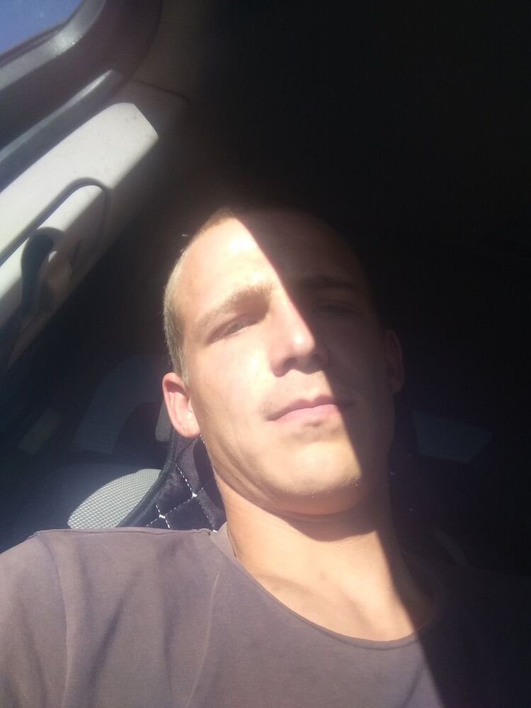  38908823  Alexandr, 24 ,    