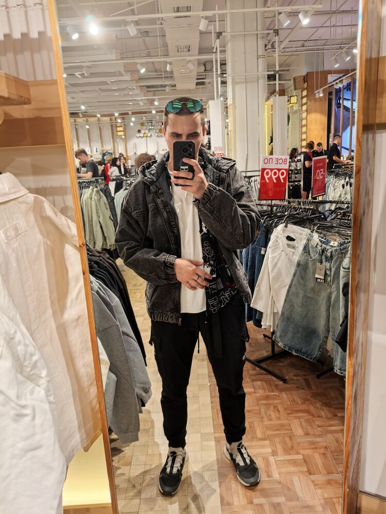  53426433  , 23 ,    -