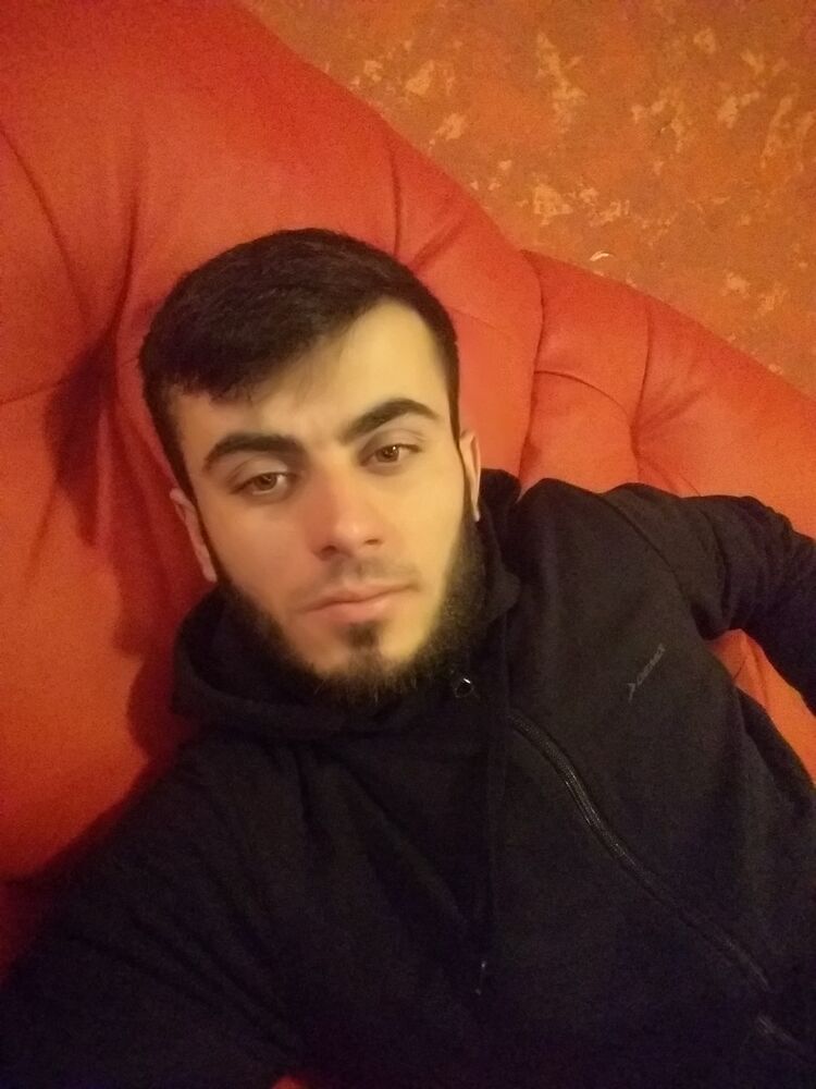  17944133  NURIK, 29 ,    