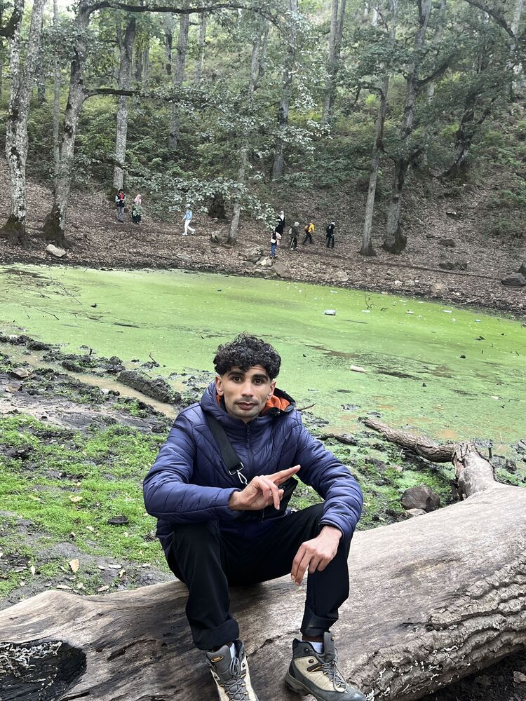  54422303  Amin, 27 ,    Algiers