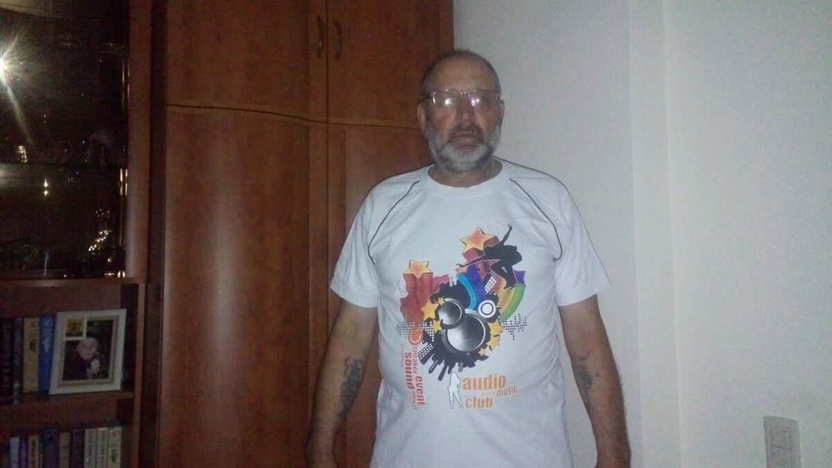  8260243  , 72 ,    