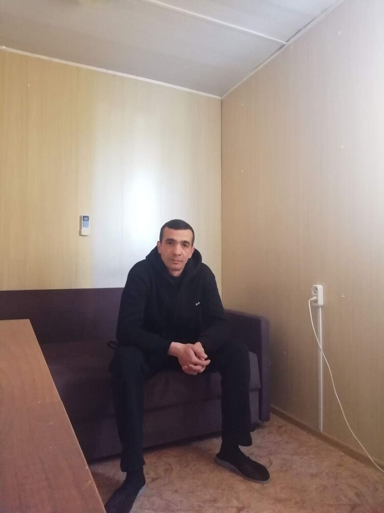  44802793  Armen, 43 ,    