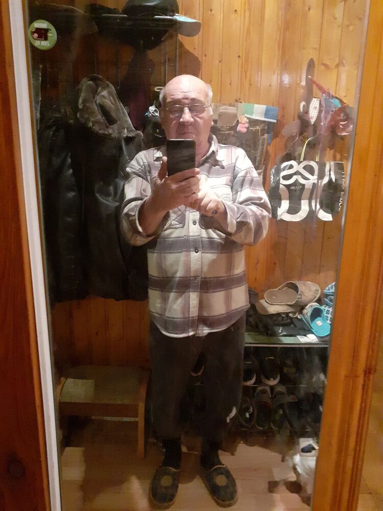  24807243  , 70 ,    