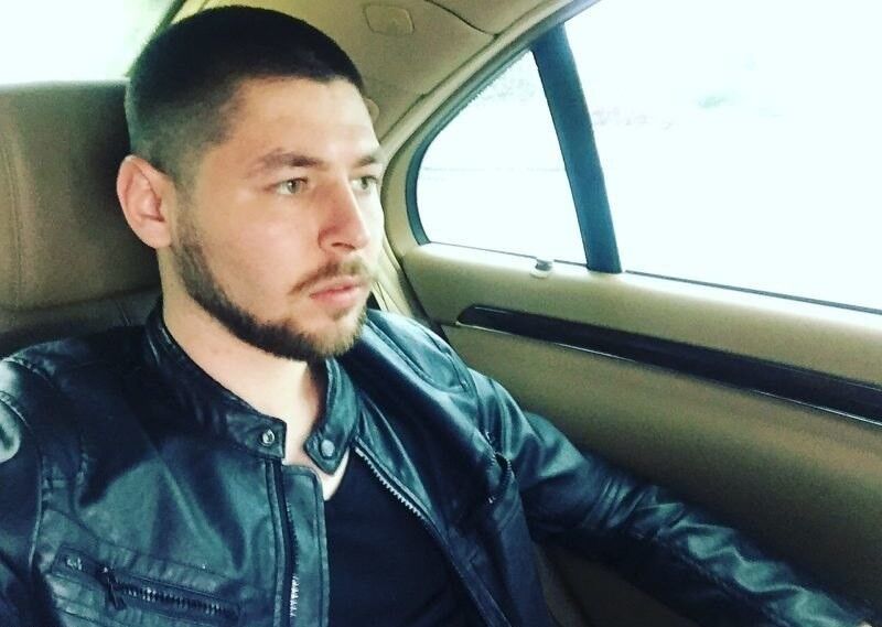  19501183  Alex, 33 ,    