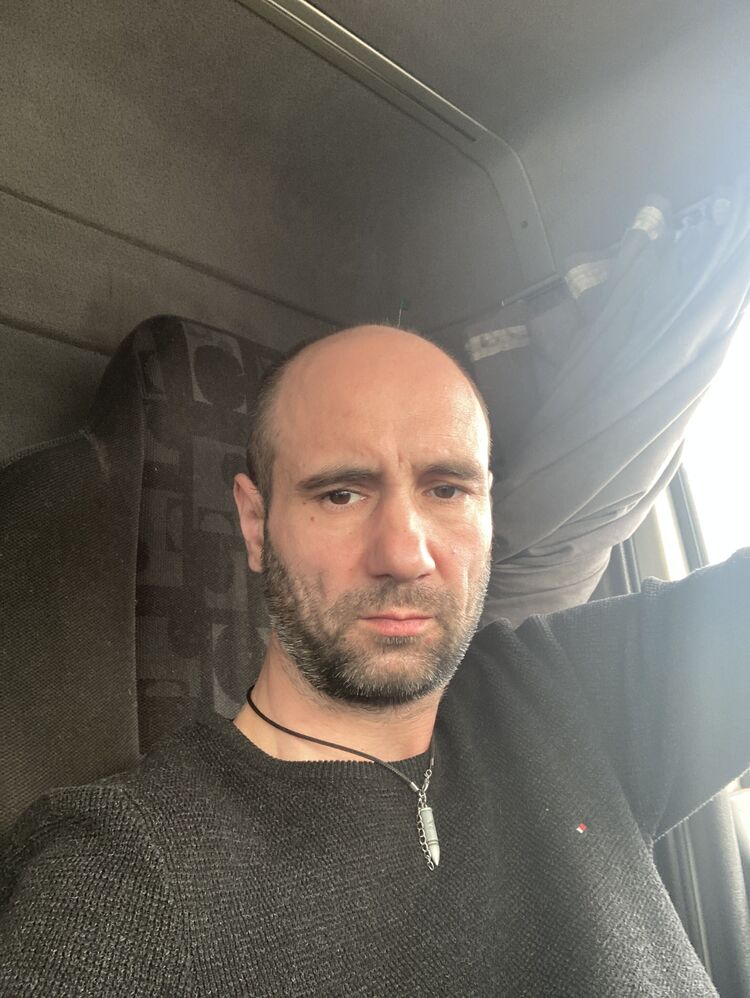  33915283   , 37 ,    