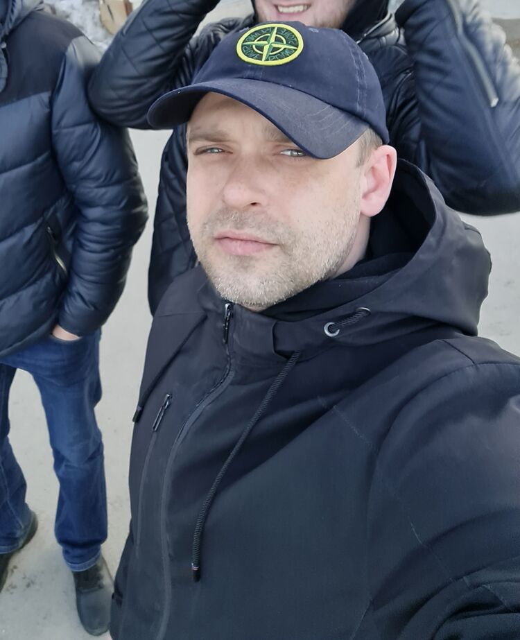  46674823  , 37 ,    