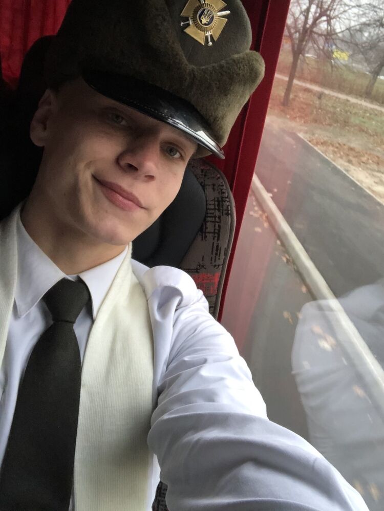  19414673  Vadim, 31 ,    