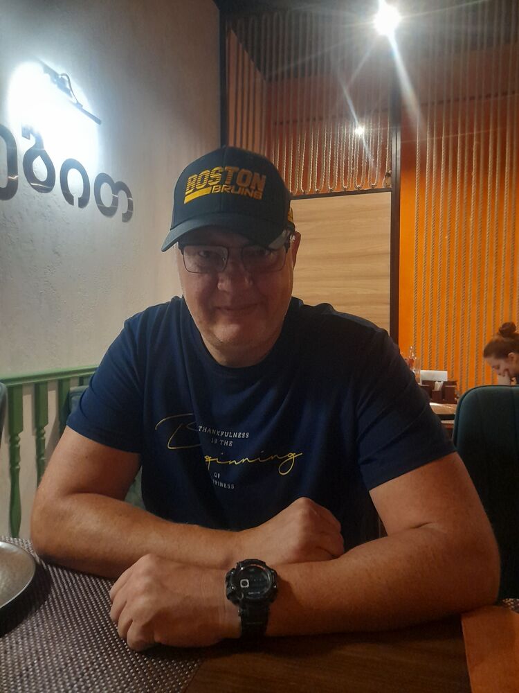  44952863  VIKTOR, 51 ,    