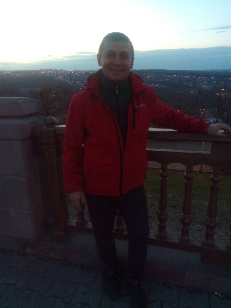  25145433  Anton, 39 ,    