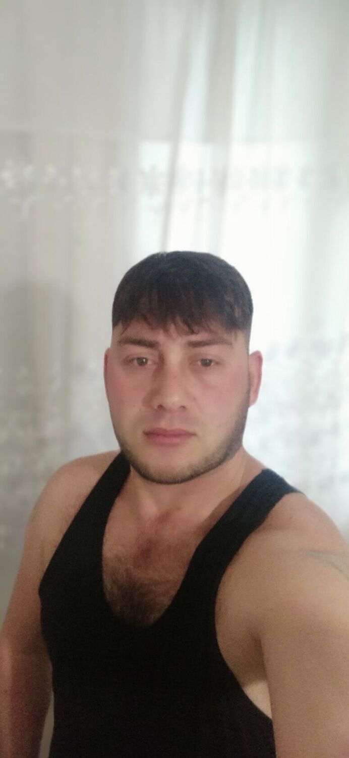  36597693  Farid, 32 ,    