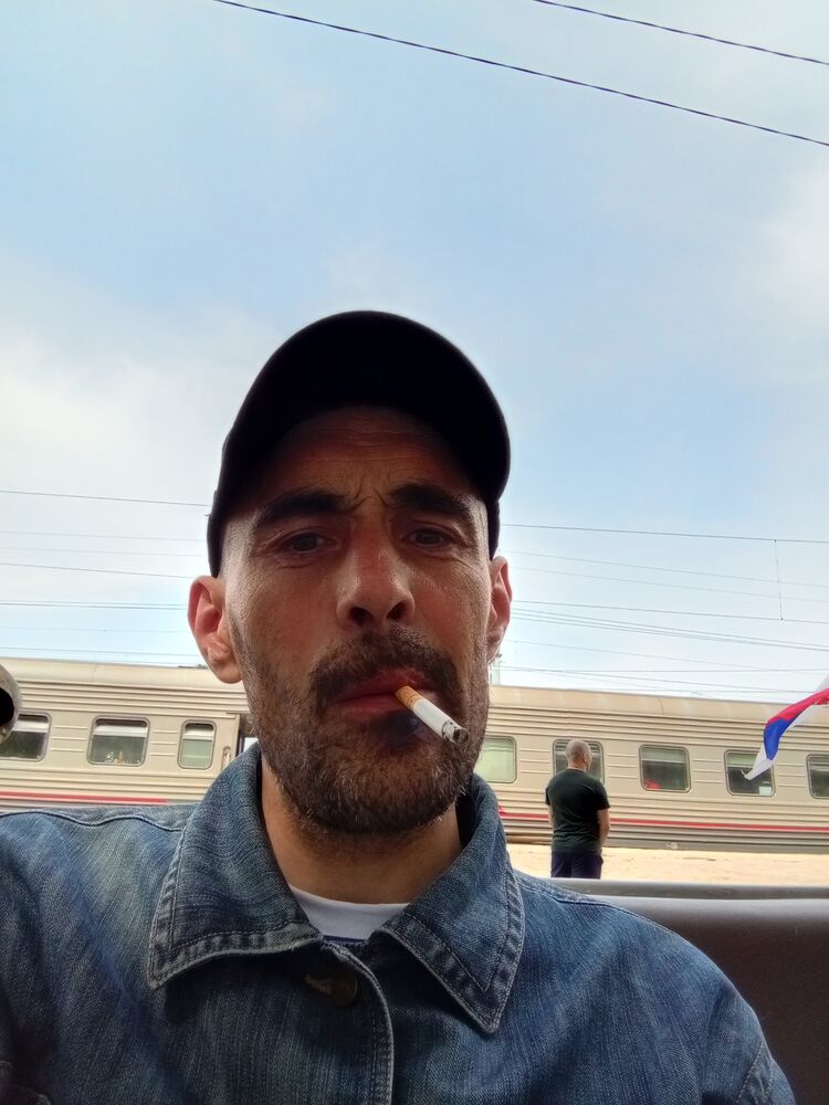  42906883  , 37 ,    