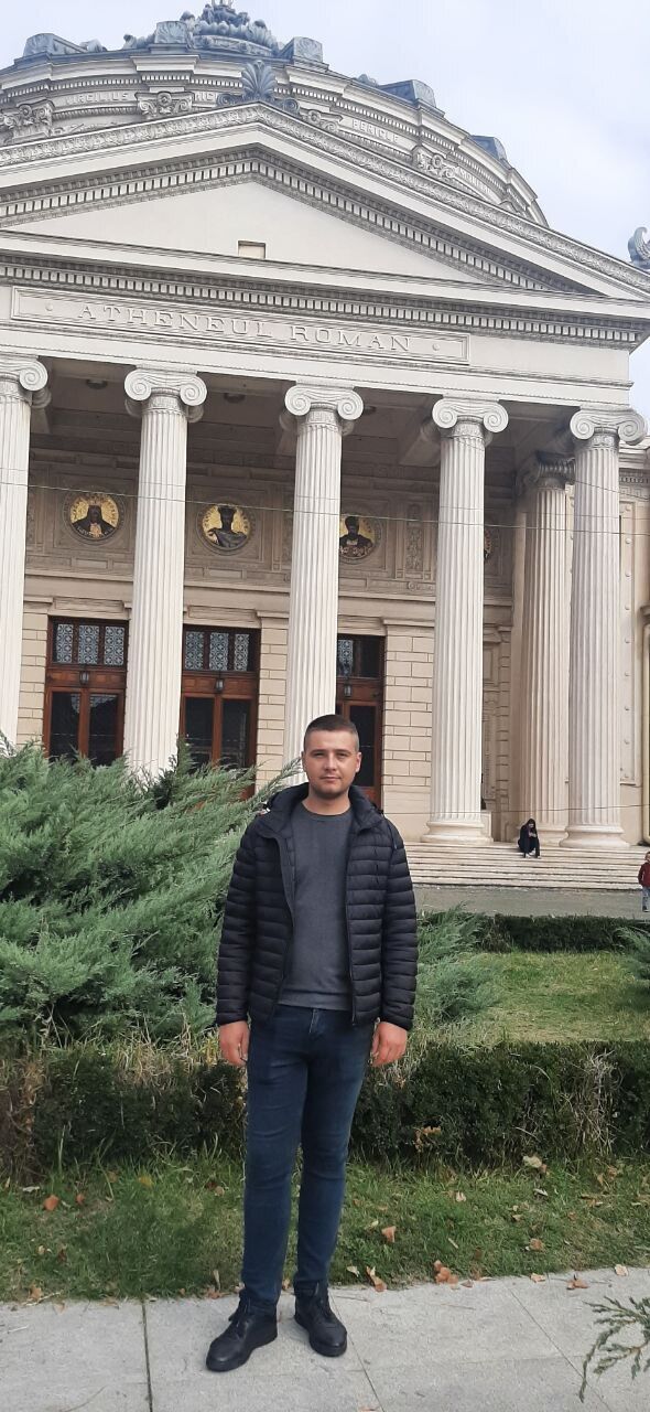  49137193  Andrei, 31 ,    