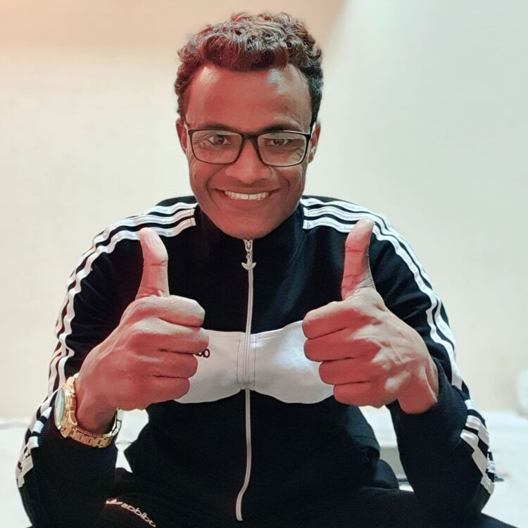  27438743  Sherif, 39 ,    