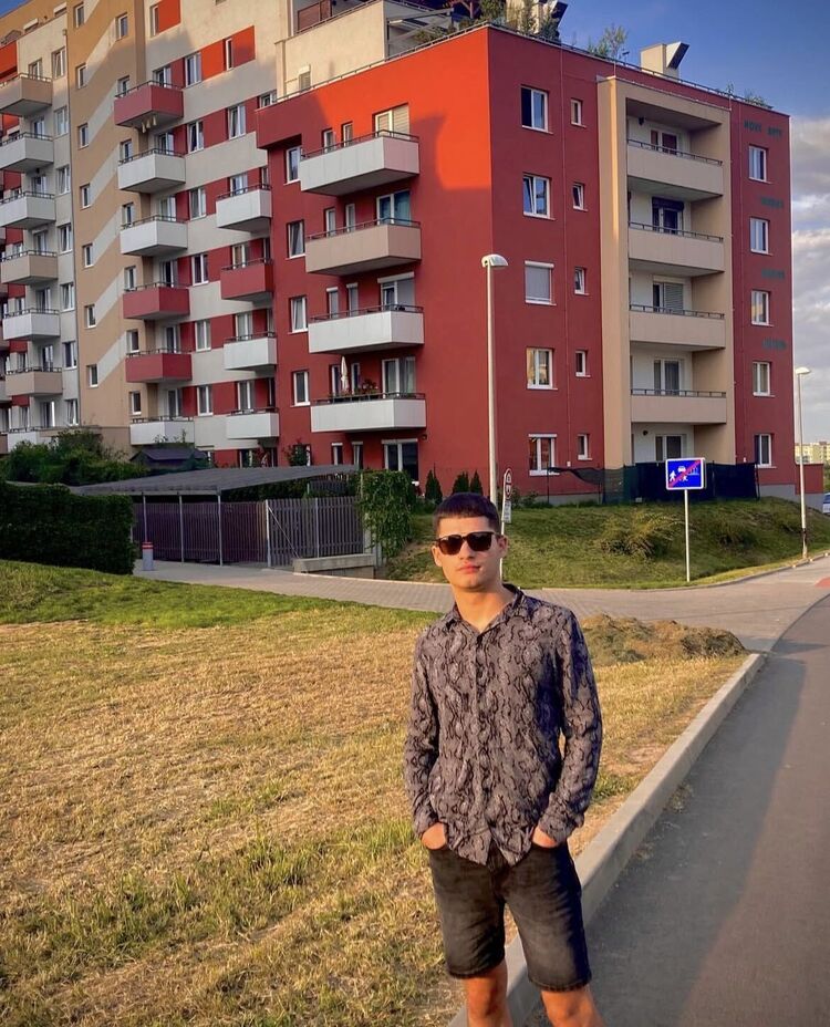  -,   , 22 ,   ,   