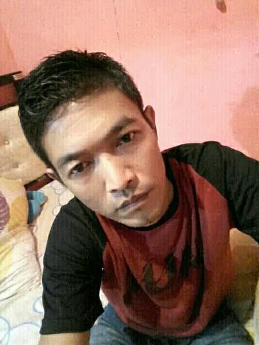  18470353  Reyhan, 43 ,    