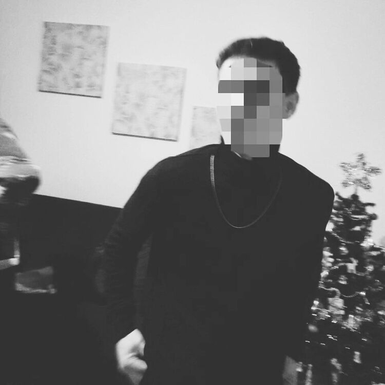  27636533  , 27 ,    -