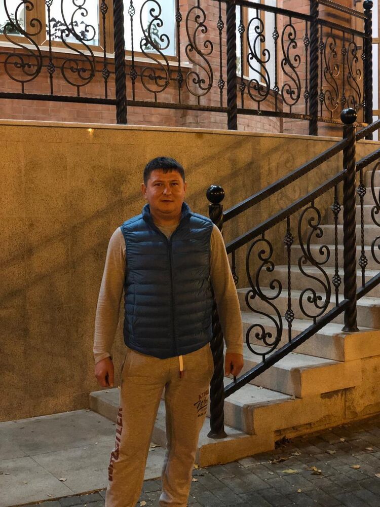  ,   Rishat, 38 ,  