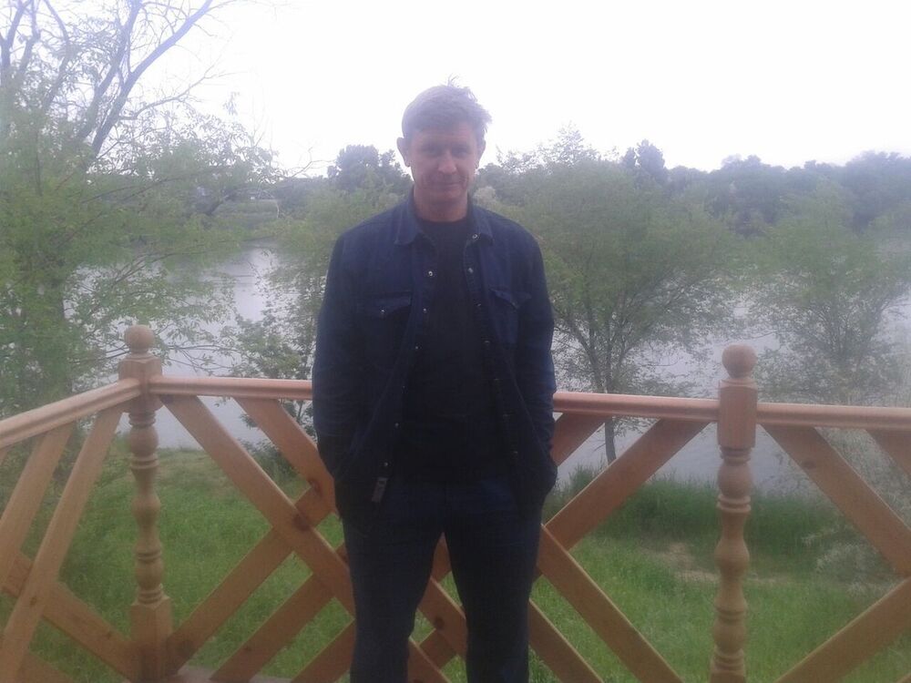  8685963  Aleks, 48 ,    