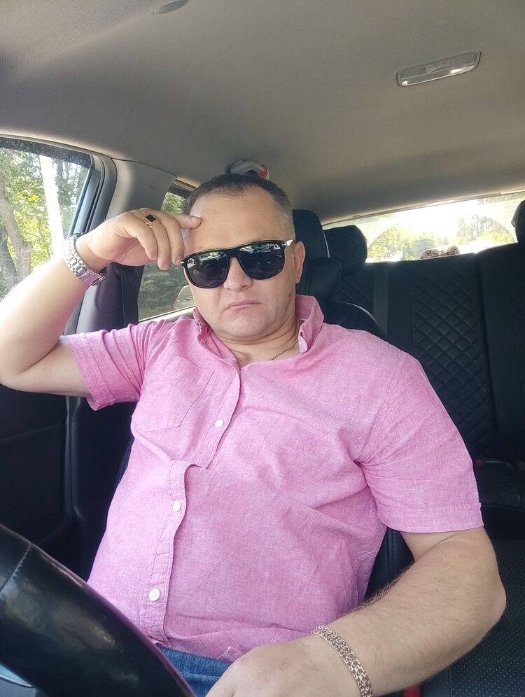  53086183  Vladimir, 42 ,    