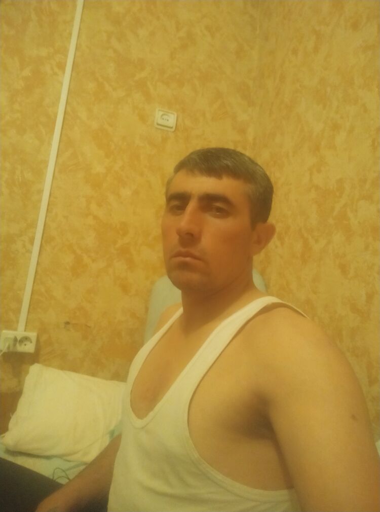  43790463  Nicat, 40 ,    