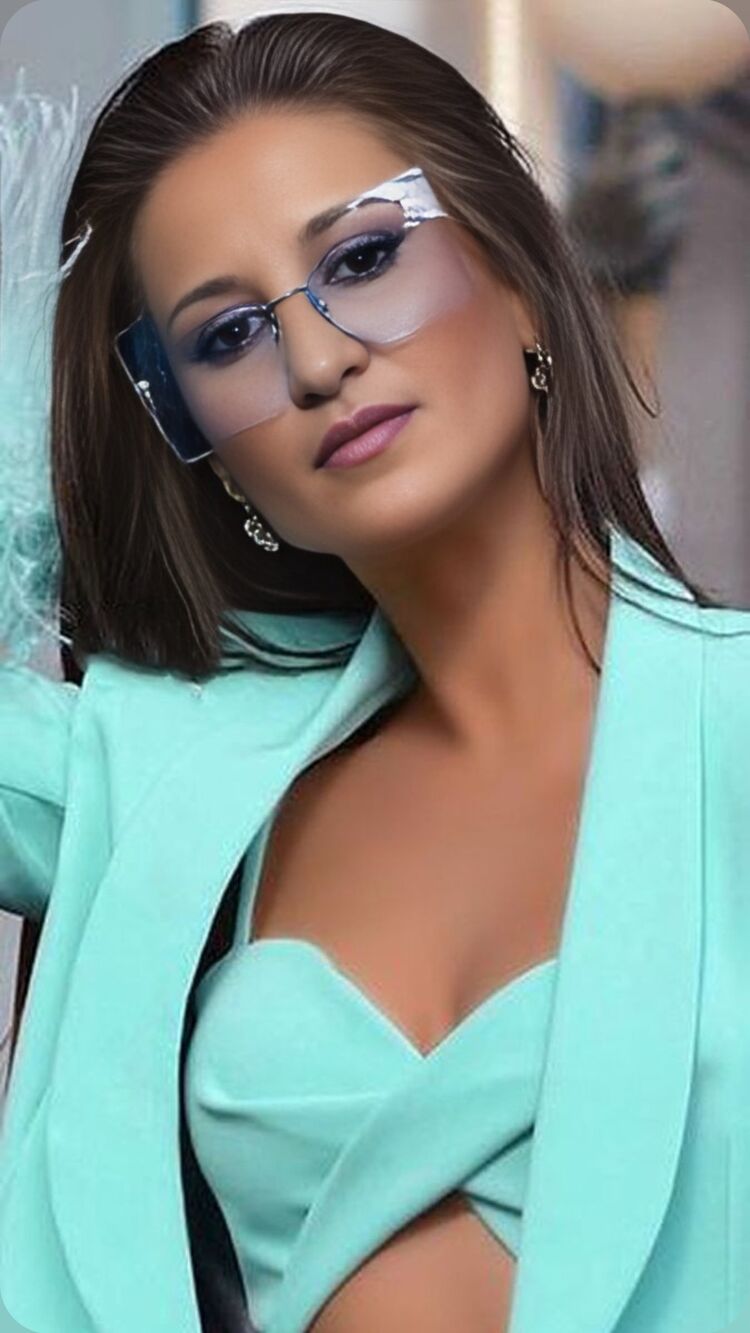  51419193  Marina, 52 ,    