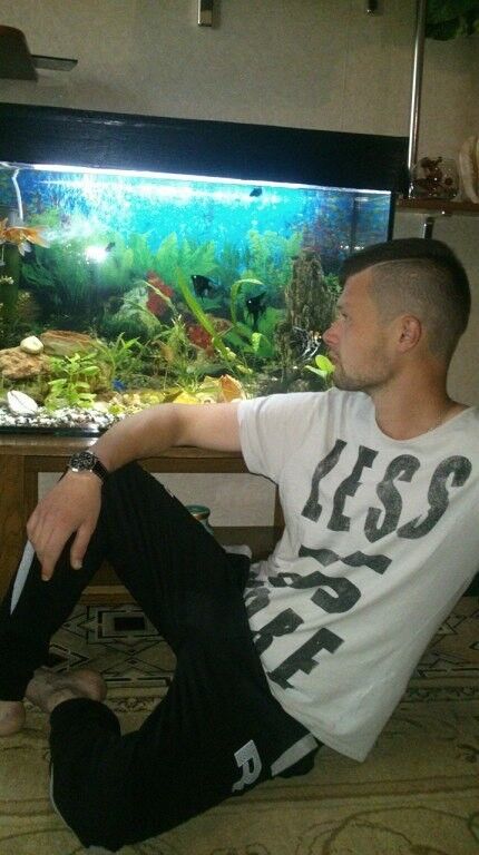  9580783  Vladimir, 34 ,    