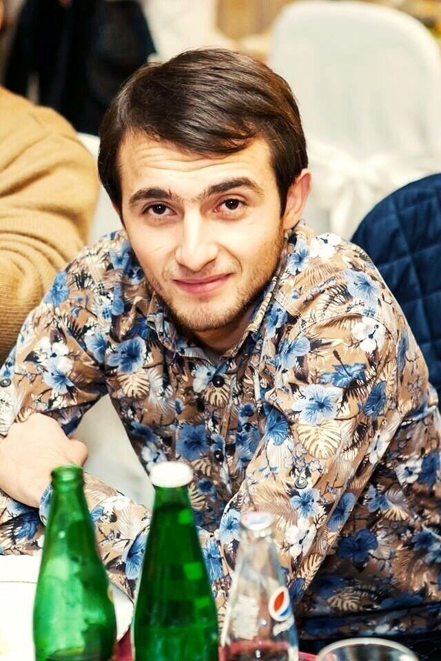  ,   Hakob, 32 ,   