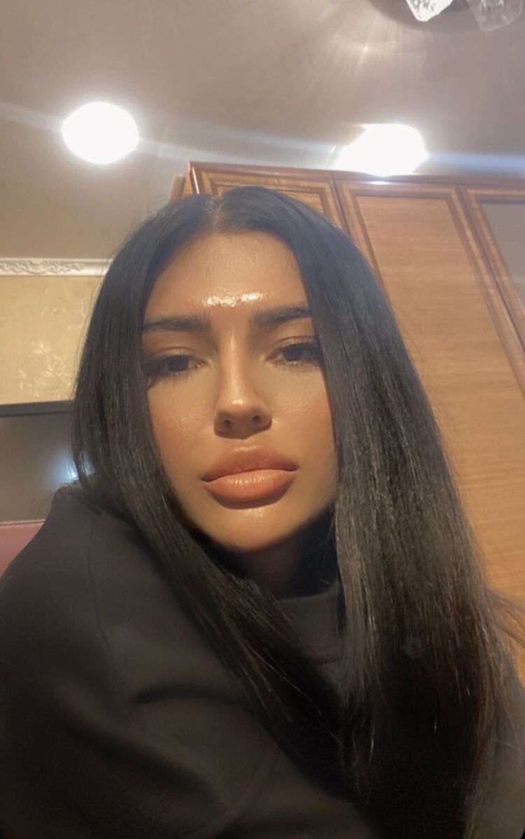  ,   Ilona, 30 ,  