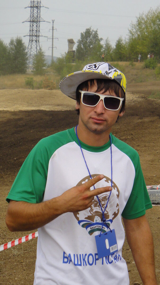  ,   Artem, 33 ,   