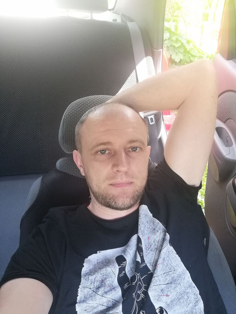  32484053  , 37 ,    